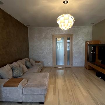 Академіка Богомольця вул., 7/14