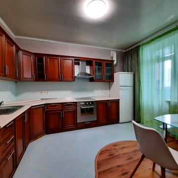 Миколи Бажана просп., 16