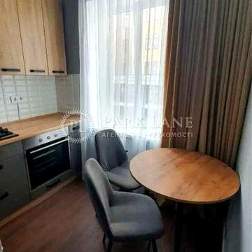 Продаж 1к в істор Центрі біля метро Університет Гоголівська 11/39