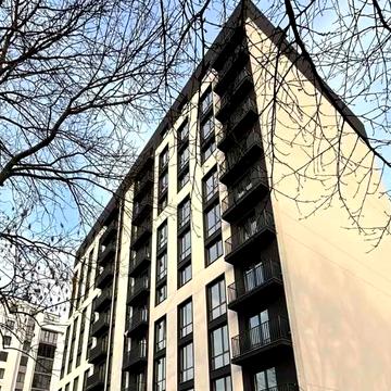 Видова 2к квартира, зданий будинок, з балконом, Бельведерська, центр