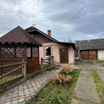 Продаж будинку, поруч з містом