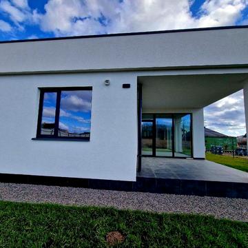 Продаєттся сучасний 1поверховий будинок сімейного типу з ділянкою 6сот