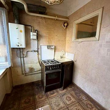 3к квартира на Подолі цегляний будинок під ремонт