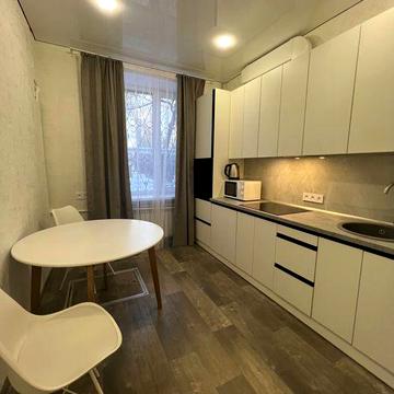 Аренда 1 ком кв, в р-не 96 квартала ( ул Героев Ато )