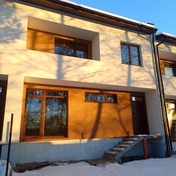 Збудований будинок-котедж у Оброшино,поруч ліс і озеро!Без комісії!