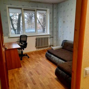 Продам 2 комн.гостинку по Гарибальди. (404744)