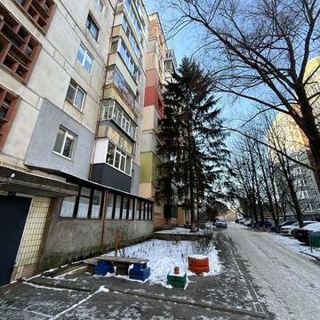 Продам, 23 вересня, простора 2-х кімнатна квартира