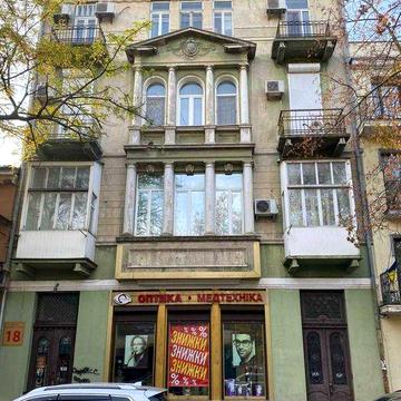 ПРОДАМ 4х кімн квартиру у м. Одеса на пр-т Українських Героїв