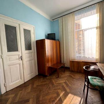 Продаж 2 кім. австрія Личаківська, 36