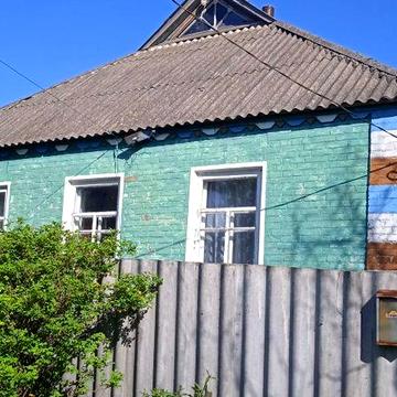 Будинок з господарськими приміщеннями  90 кВ., земельна ділянка 66 сот