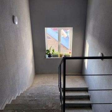 Без%Продаж квартири,Можна заходити на ремонт,до метро 5хв на авто