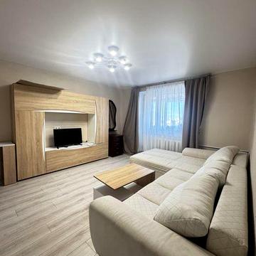 Сдам двухкомнатную в центре без комиссии