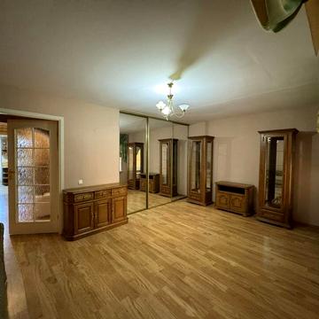 Продаж квартири з власним двором