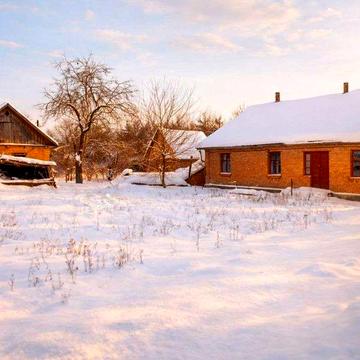 Продається добротний будинок, Велика земельна ділянка, 0.4 Га