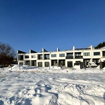 Продаж котеджу біля лісу і озера у м.Винники