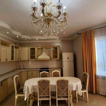 Центральна вул.