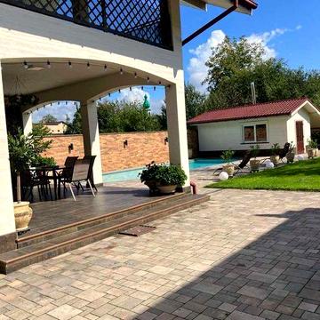 Продається сучасний будинок у місті Хуст — готовий до проживання