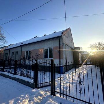 Здається в оренду 3-ох кімнатний будинок  центр міста