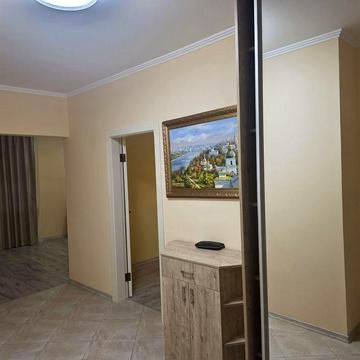 ЖК Грін Хаус, на вїзді в Бориспіль.