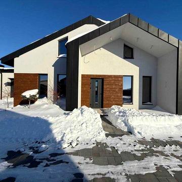 Продаж будинку з усіма комунікаціями на Авторинку