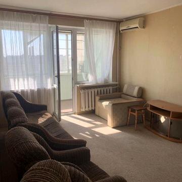 Велика 4-х кімнатна квартира біля трц Конкорд