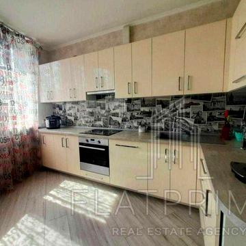 Продаж 3кімнатноїї квартири з ремонтом, метро Осокорки, Дарницький рн ЖК Статус Град