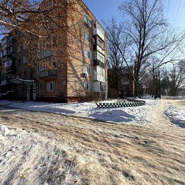 Продаж 2- во кімнатної квартири ,два підвали,р-н Красний міст