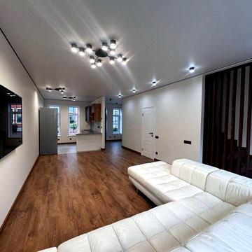 Таунхаус с новым ремонтом,мебелью и техникой ,газ