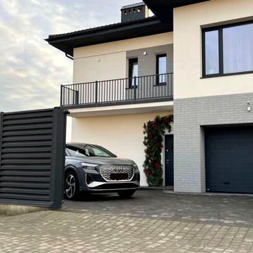 Котедж з ремонтом від власника, підвал, гараж, газ, ділянка 5сот.