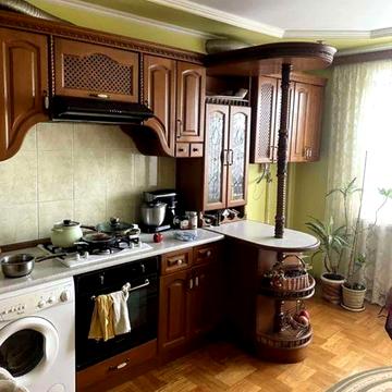 Продаж 3к квартири 116 кв. м на вул. Котляревського