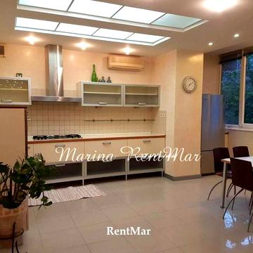 4-х комн кв Французский бульвар Первая линия Свой двор и выход к морю!