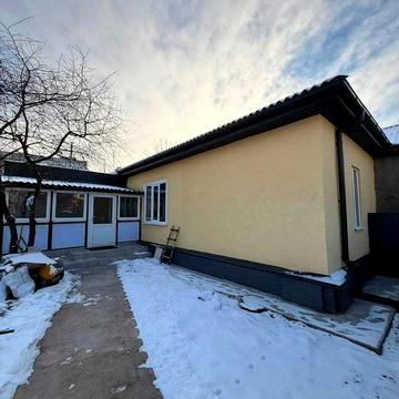 Продаж частини будинку в тихому центрі