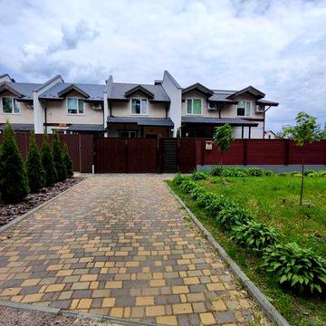 Готовий таунхаус з ремонтом біля ТЦ Голлівуд від ВЛАСНИКА