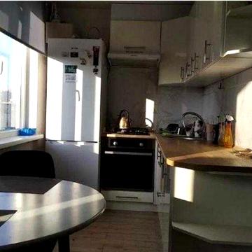 В продаже 3 комн.квартира на ХТЗ с капитальным ремонтом.