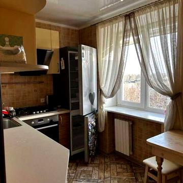 Оренда трикімнатної квартири ,Вул. Академіка Янгеля, 10