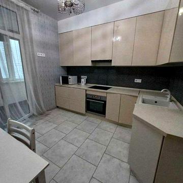 Сдам 1 комнатную с ремонтом ЖК Альтаир!