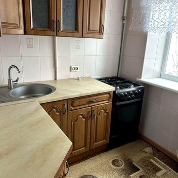 Алмазний 4- та поліклініка 3 окремі кімнати