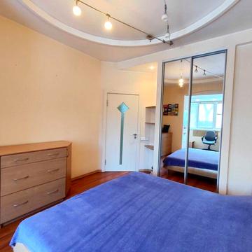 Здається 3-на квартира Богдана Хмельницького Незалежності автономка