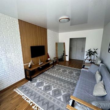 Продам Трикімнатну квартиру з ремонтом