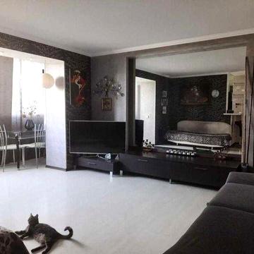 Продам затишну трикімнатну квартиру на Браїлках