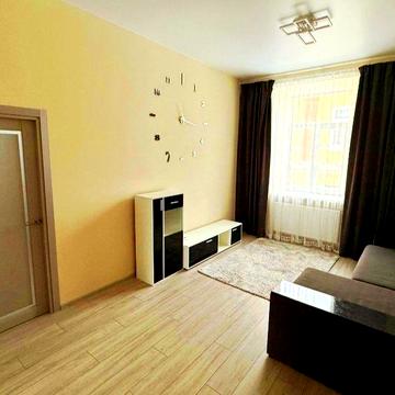 Продається трьохкімнатна квартира в центрі Самбора