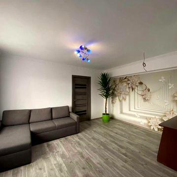 Продаю 2к квартиру по вул.Крипякевича з ремонтом