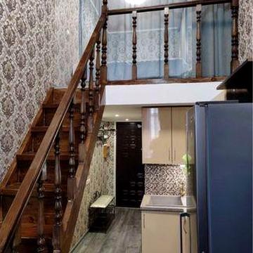 Продаю двухуровневую квартиру в центре