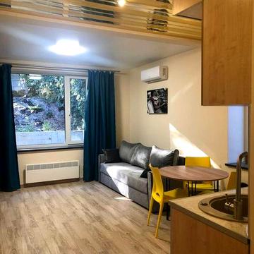 Сдаётся студия в р-не Нагорки с ремонтом.