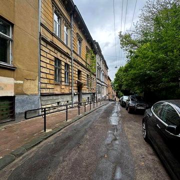 Продаж 2 кім квартири Вул Кобилянськоі 180000 $ Торг