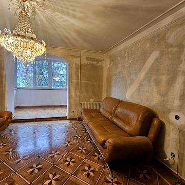 3х ком на Молованке в кирпичной доме