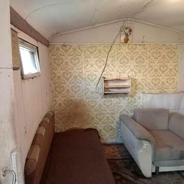 будинок -  на 2 людей  до метро Васильківська 10 хв.  зарядка