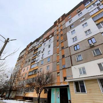 Продається трикімнатна квартира