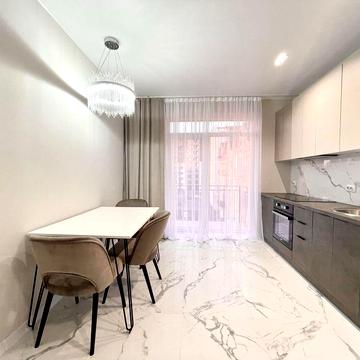 Оренда 1,5 квартири на Радищева.Світло не вимикають!!