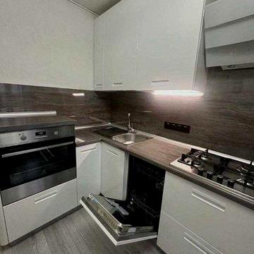 Однокімнатна з ремонтом в цегляній новоубдові!